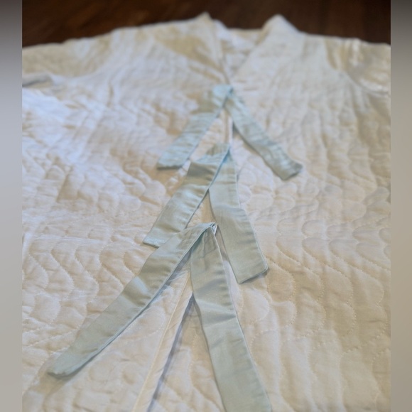 Valentino White Quilted Puffer Luxury Robe with Front Ties Size Large - Picture 2 of 10